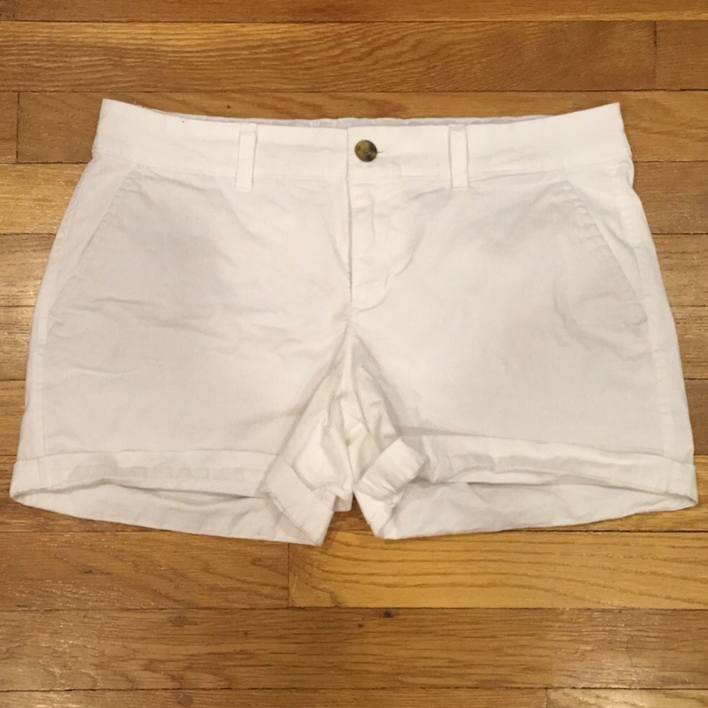 NWOT:  White old navy shorts